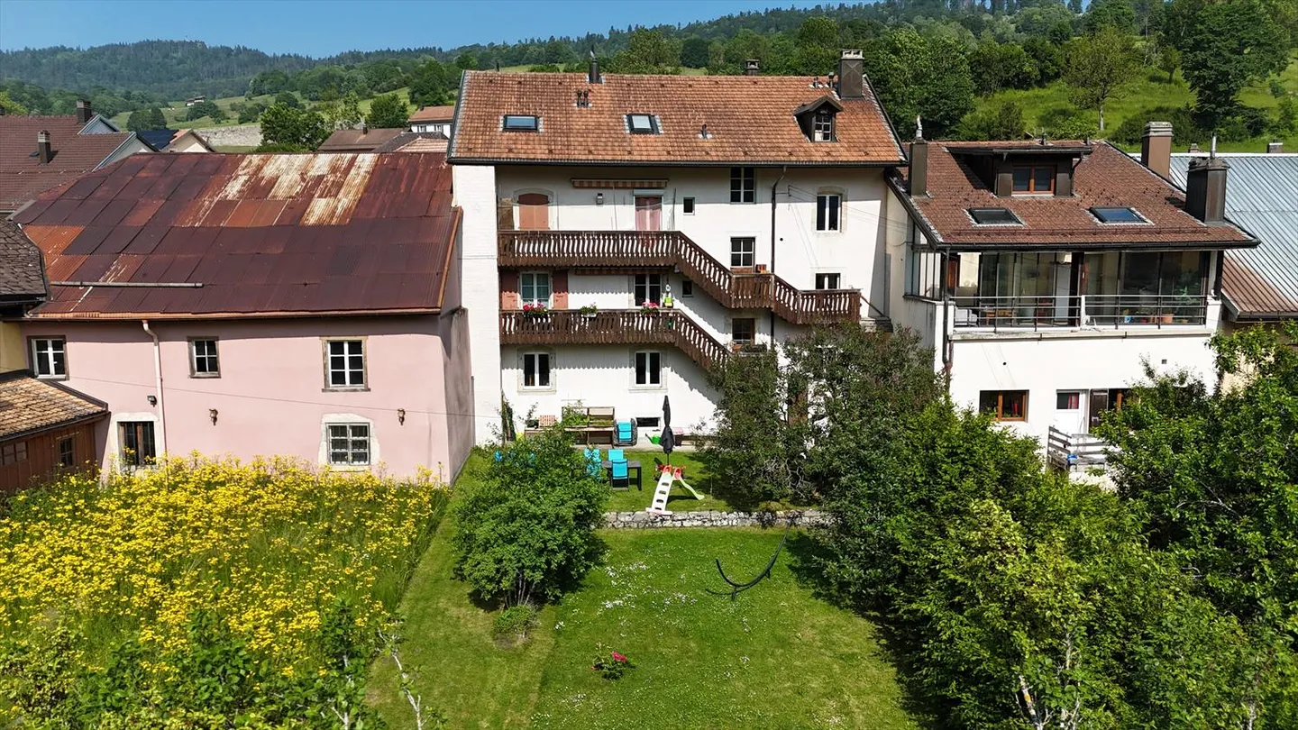Edificio in affitto con 4 appartamenti e un locale commerciale a Vaulion - Foto 4 di 8