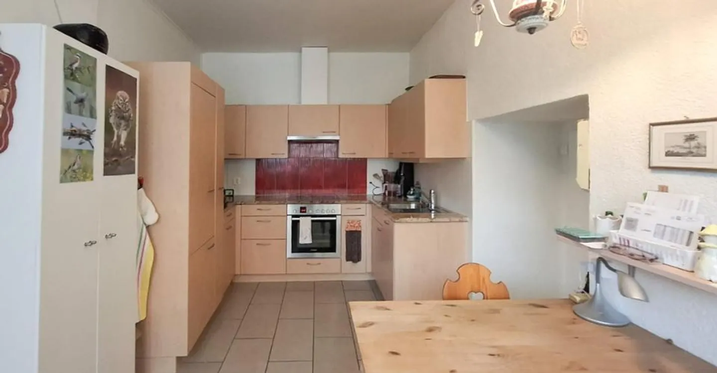 Casa di villaggio con 5 stanze, giardino e terrazza - Foto 5 di 12