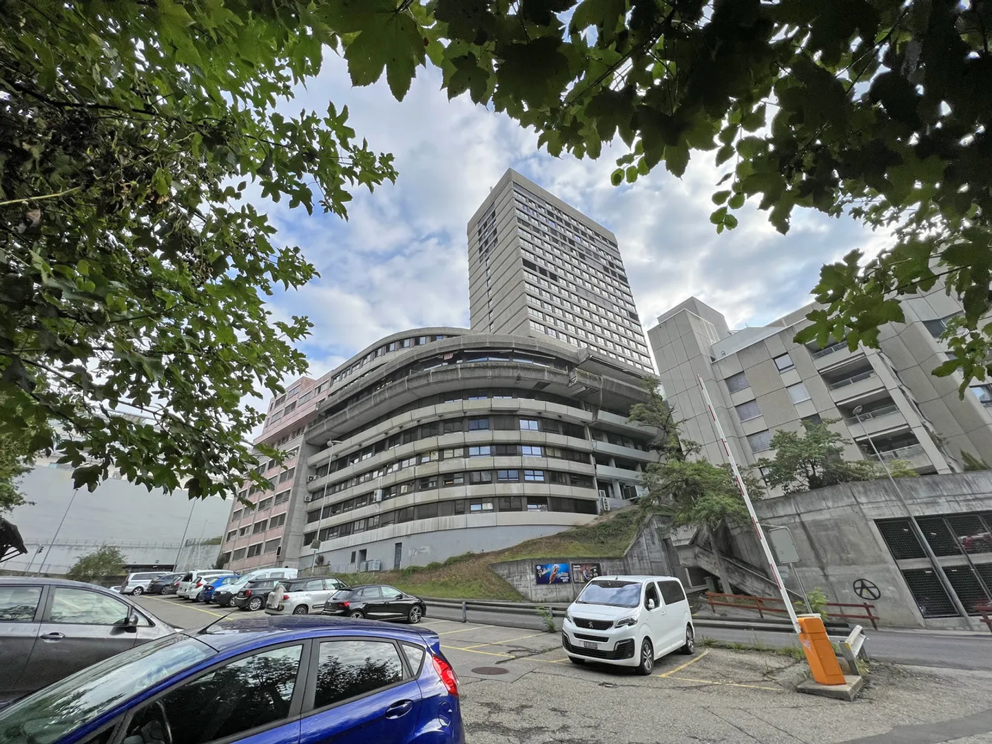 Surface modulable en plein centre ville de Fribourg - Photo 3 sur 9