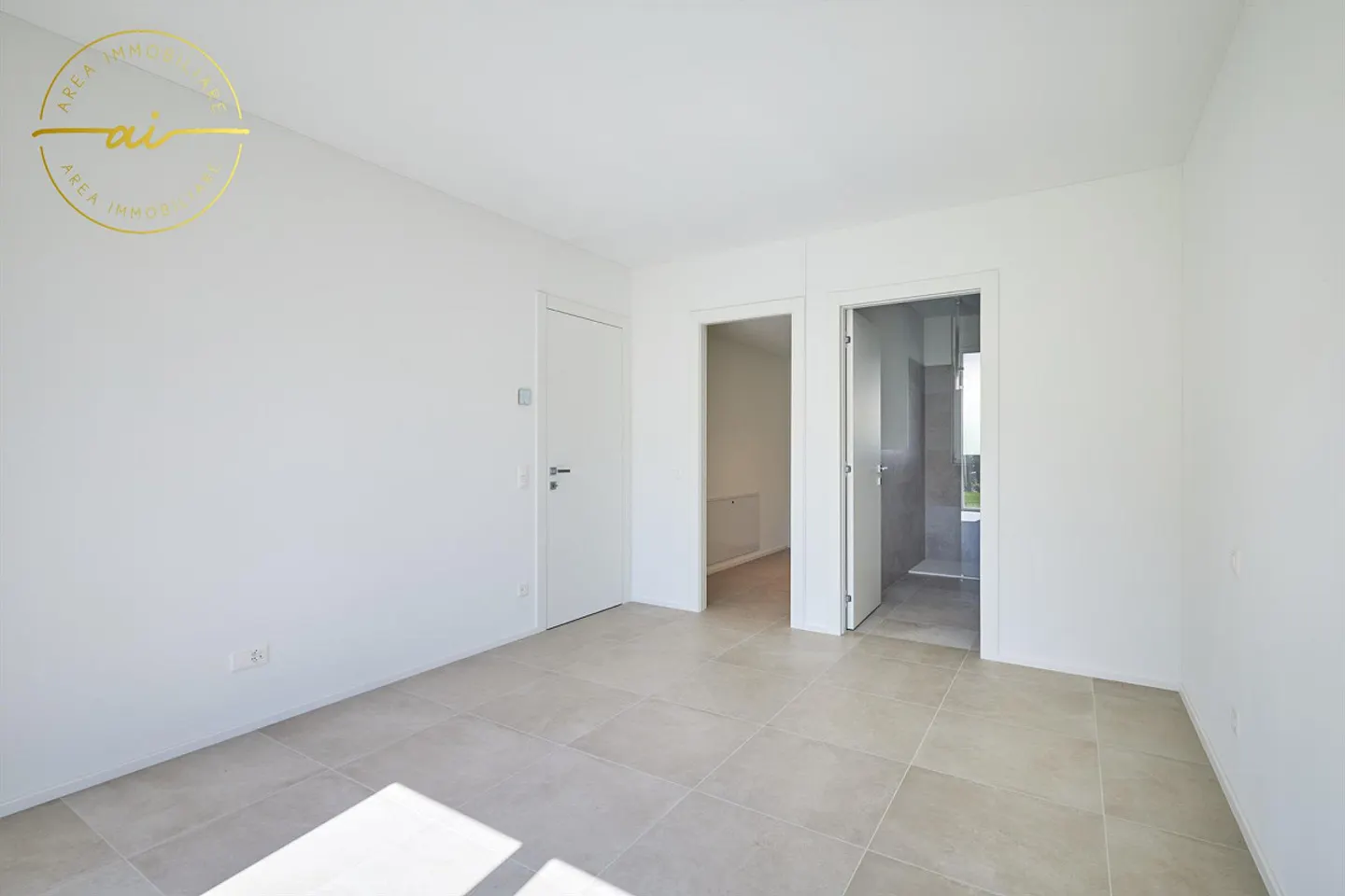 ELEGANTE 2,5 ZIMMER NEUBAU MIT GARTEN - Foto 8 von 13
