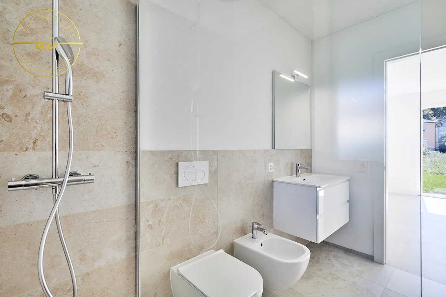 ELEGANTE 2,5 ZIMMER NEUBAU MIT GARTEN - Foto 10 von 13