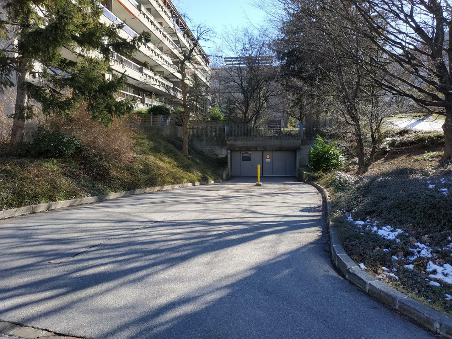 Underground parking space for rent - Photo 1 of 1