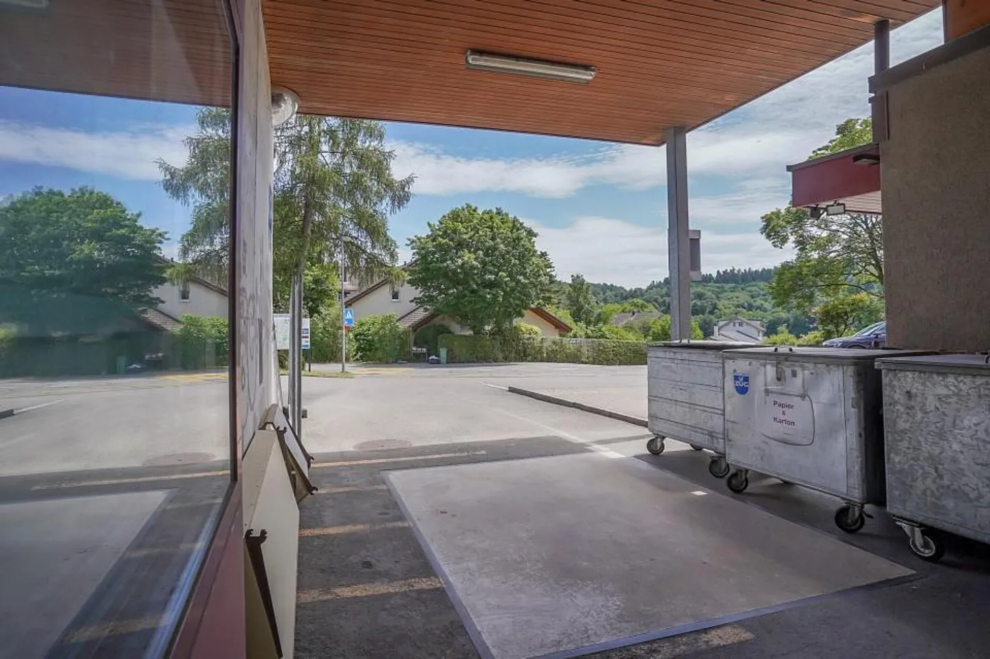Attractive commercial space with development potential near Bern - Photo 10 of 13