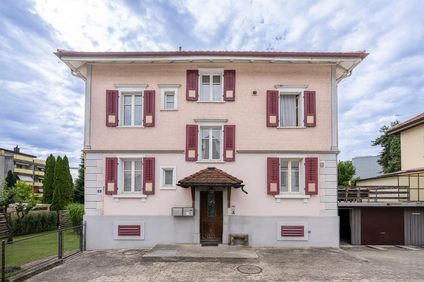Casa indipendente con appartamento separato - Foto 2 di 12