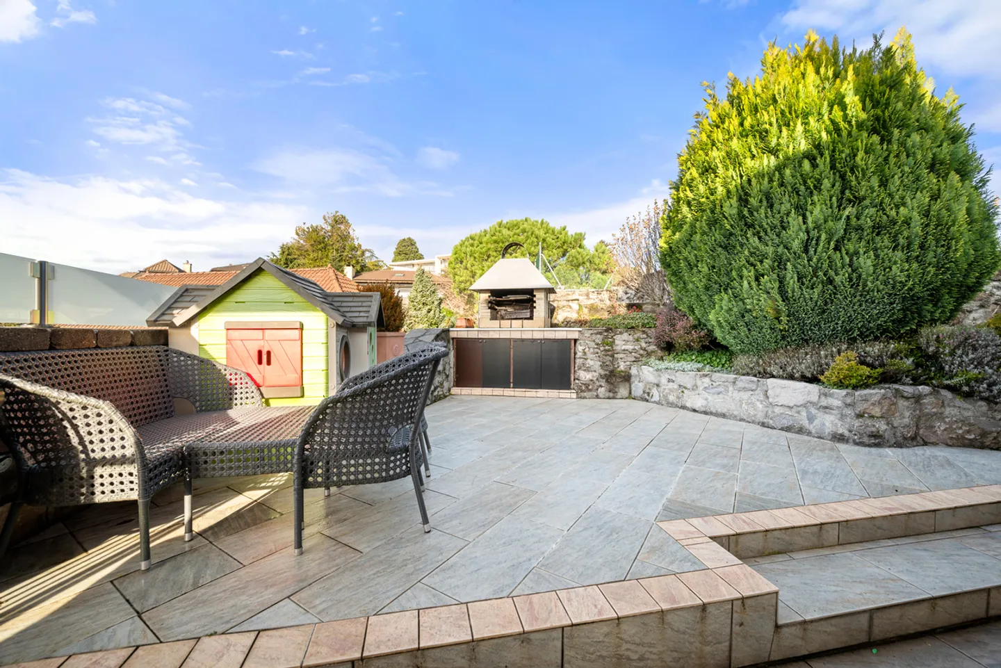 Beautiful family villa with lake view in La Tour de Peilz - Photo 9 of 17