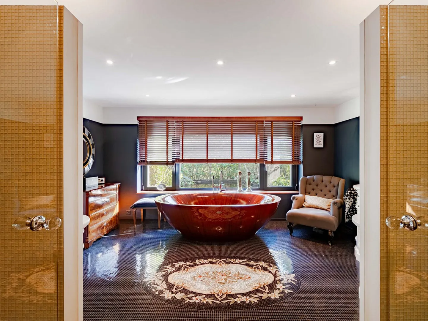 Proprietà elegante con ampio spazio esterno privato - Foto 7 di 18