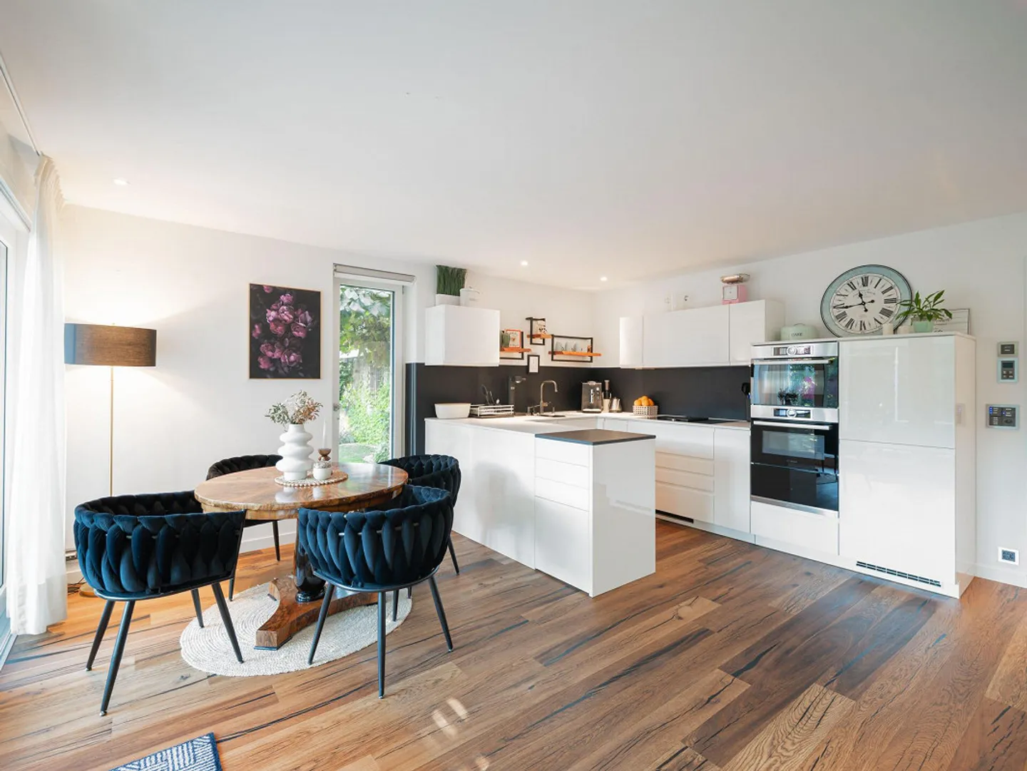 Proprietà elegante con ampio spazio esterno privato - Foto 8 di 18