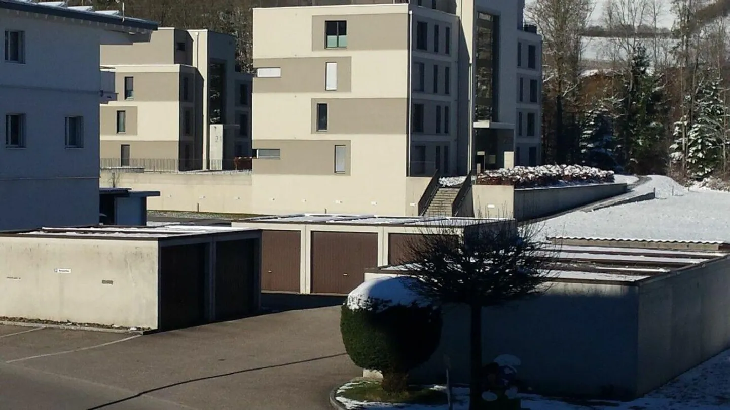 Sichere Garagenbox zu Vermieten - Foto 2 von 2