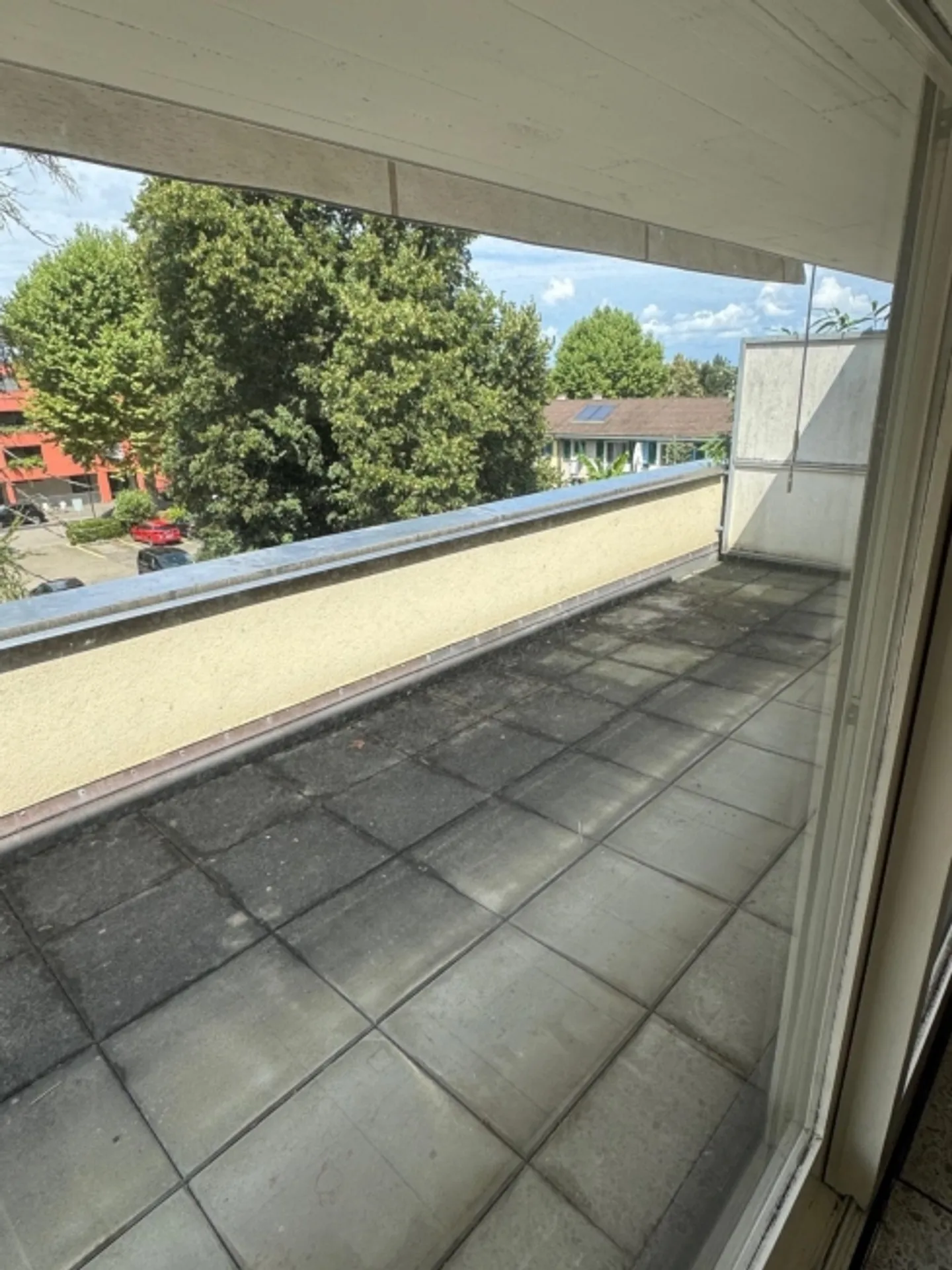 Luminoso appartamento di 2,5 stanze con terrazza sul tetto ad Arlesheim - Foto 8 di 9