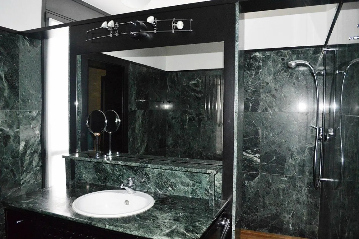 ELEGANTE ATTICO DUPLEX, COMPLETAMENTE ARREDATO - Foto 7 di 9