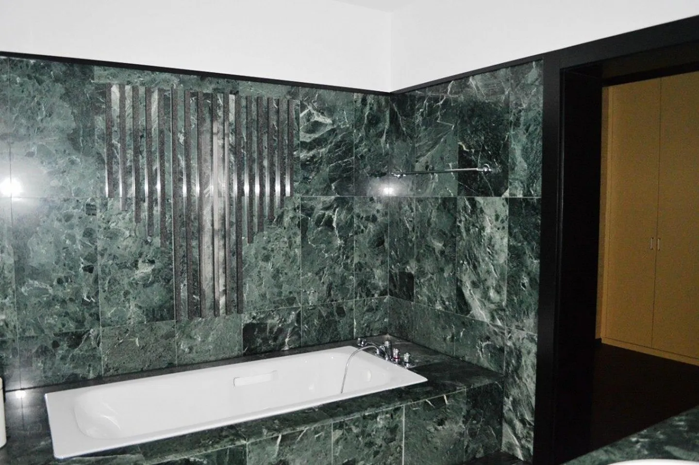 ELEGANTE ATTICO DUPLEX, COMPLETAMENTE ARREDATO - Foto 8 di 9