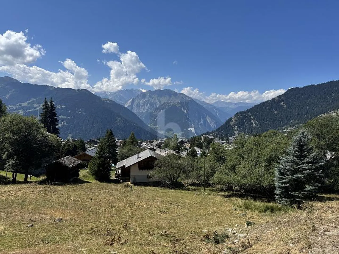 Chalet with Stunning Alpine Views - Photo 4 of 5