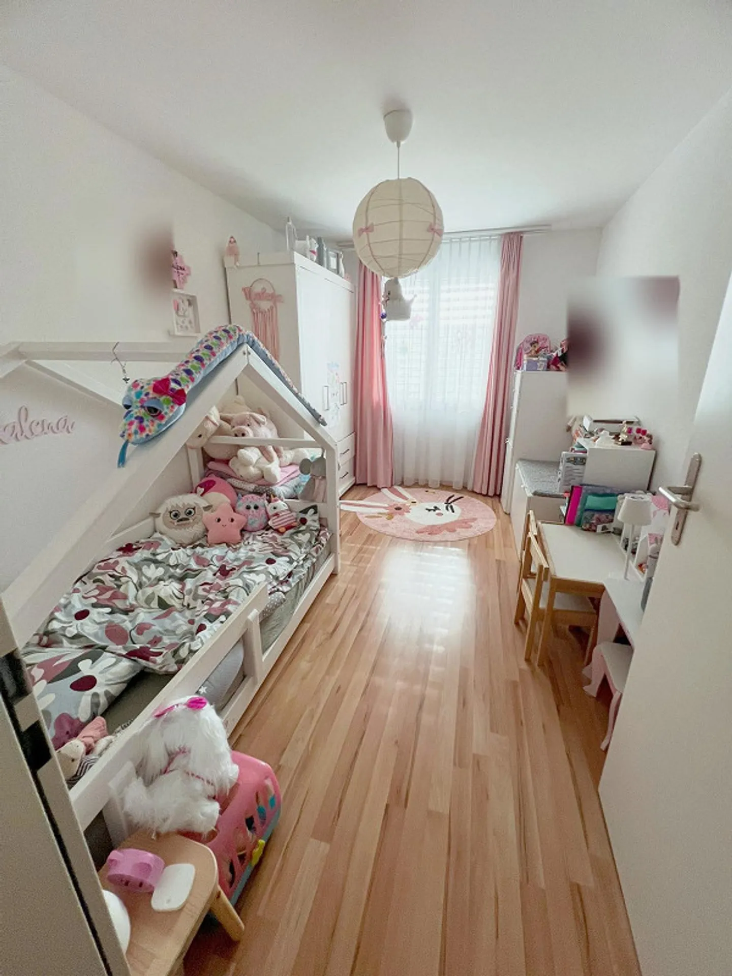 Ampio appartamento di 4,5 locali con balcone, ascensore e lavanderia privata - Foto 6 di 15