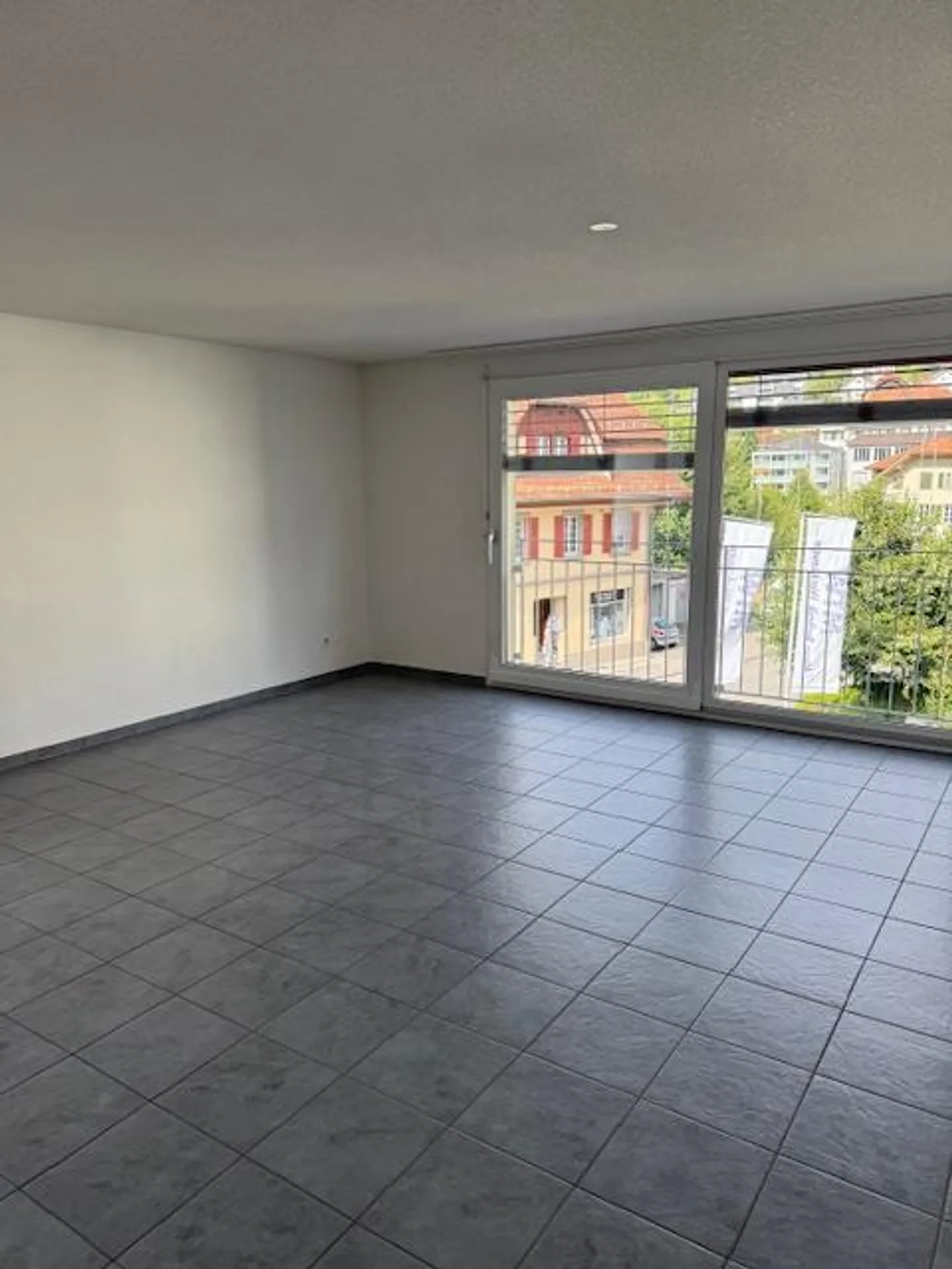 Helle 4.5-Zimmer-Wohnung mit Balkon und schöner Aussicht in Toffen - Photo 3 of 10