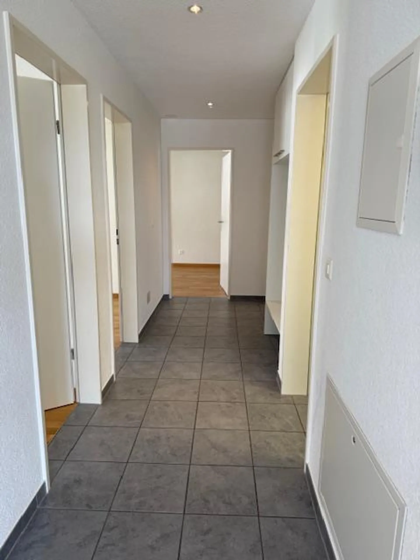 Helle 4.5-Zimmer-Wohnung mit Balkon und schöner Aussicht in Toffen - Photo 4 of 10