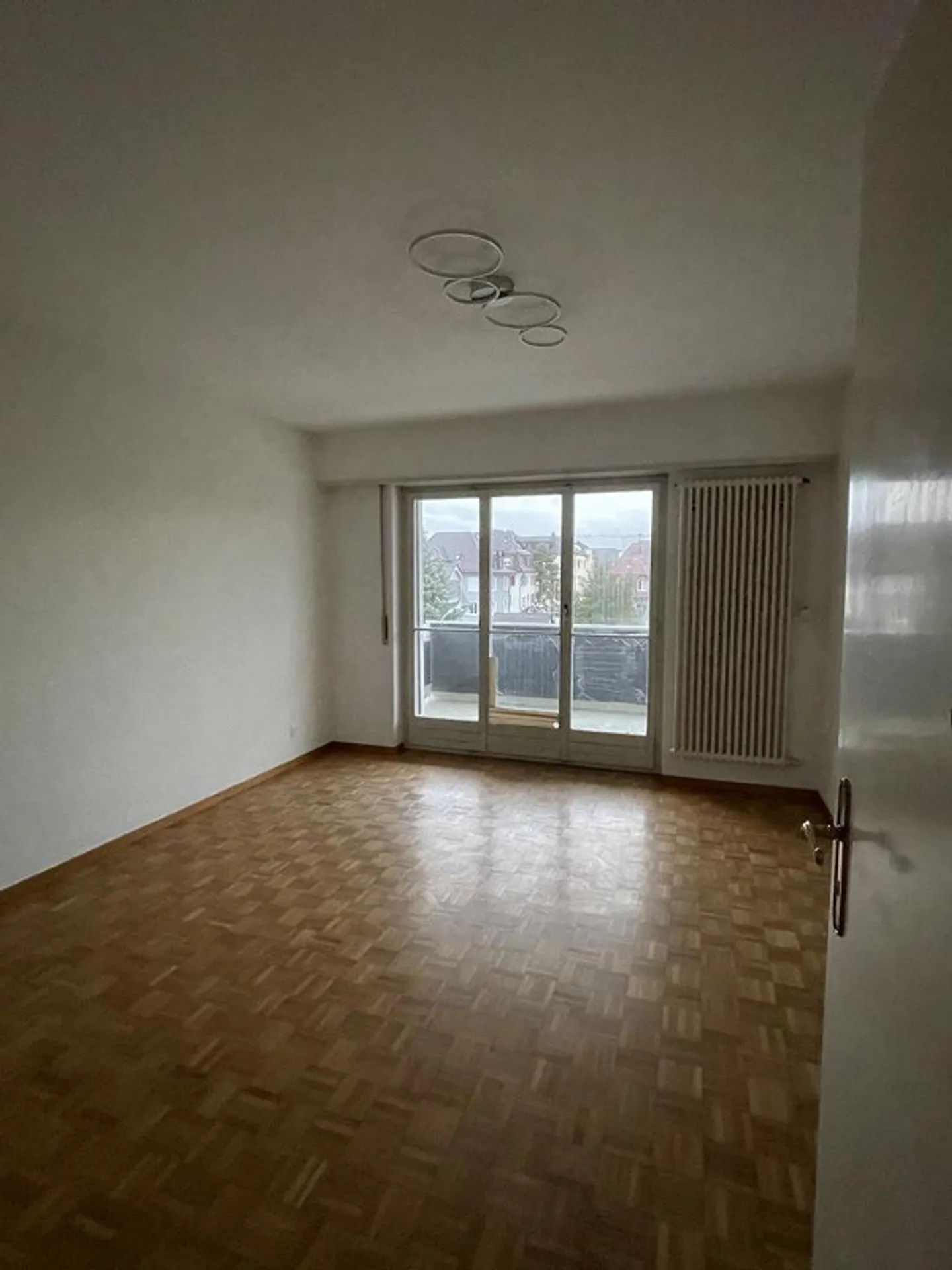Appartamento luminoso di 4,5 stanze a Wettngen - Foto 6 di 10