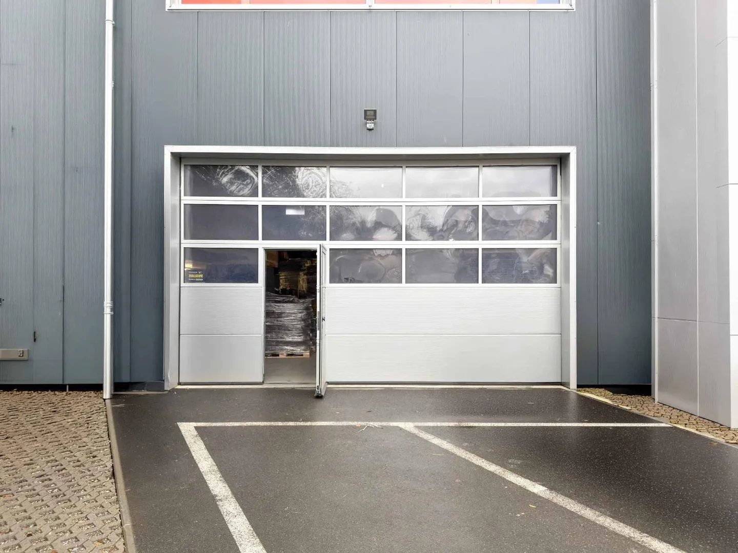 Geräumige Werkstatt in Vernier - Foto 2 von 7
