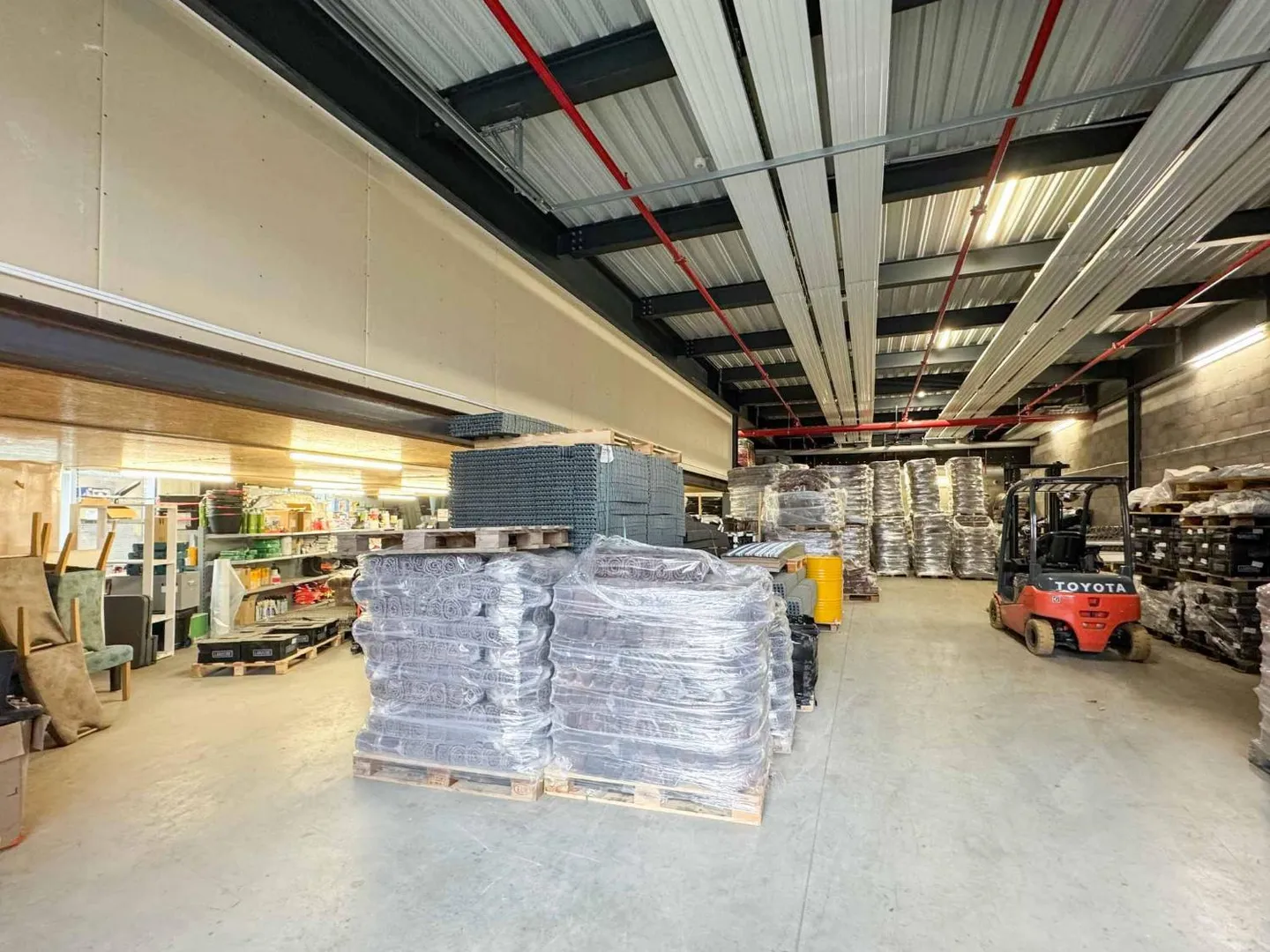 Geräumige Werkstatt in Vernier - Foto 1 von 7