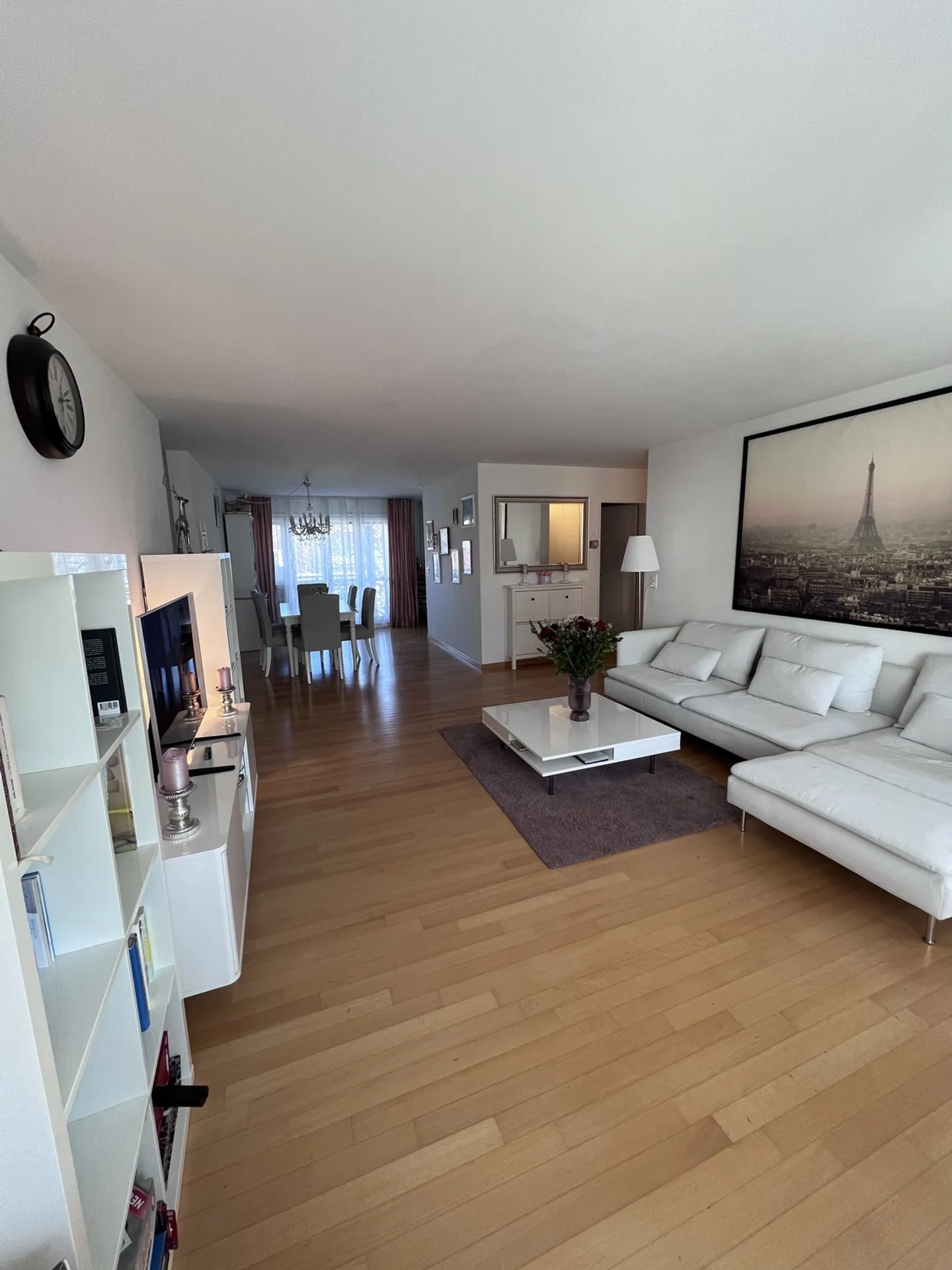 Appartement spacieux avec balcons - Photo 3 sur 10