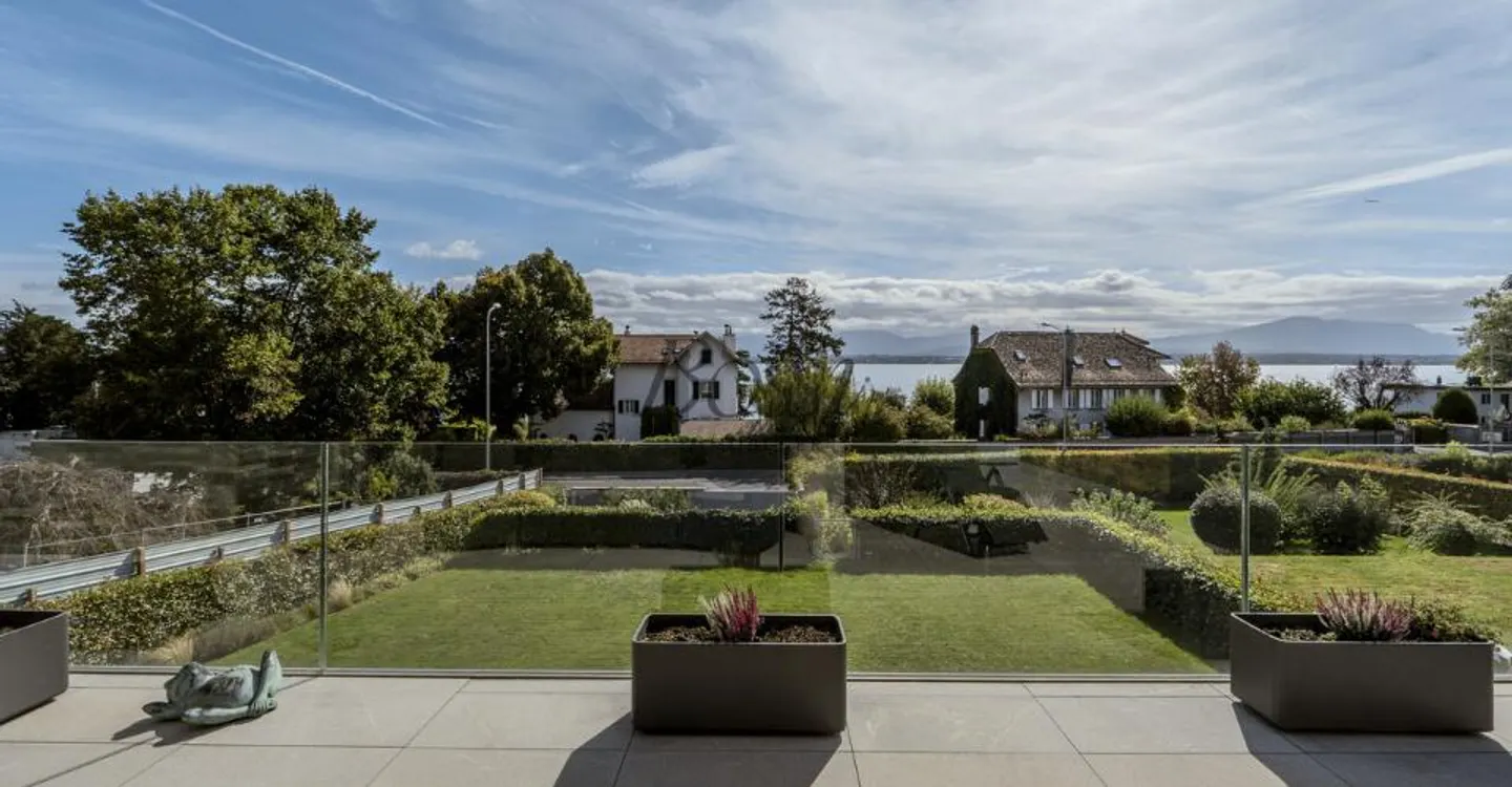 Eleganza, volumi e luce -- duplex con vista lago - Foto 1 di 2