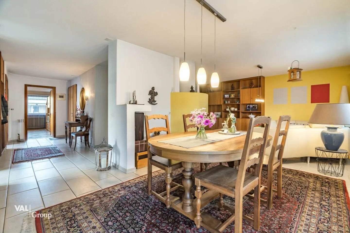 Ampio spazio per la famiglia - appartamento generoso di 6,5 stanze con camino e balconi - Foto 5 di 20