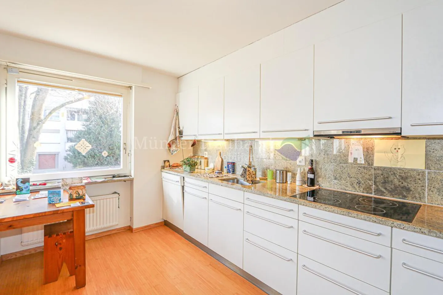 Sole del mattino e della sera: Luminoso appartamento di 2,5 stanze con stanza hobby - Foto 2 di 13