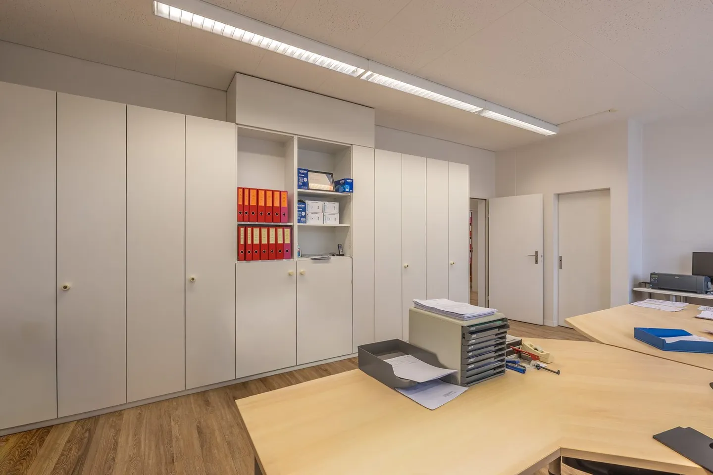 Ampie sedi per uffici in una posizione centrale - Foto 5 di 13