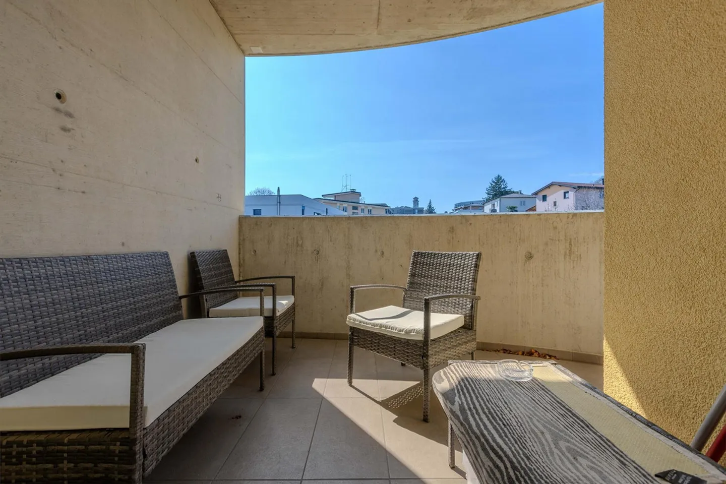 Appartamento spazioso e moderno di 3,5 locali in una zona molto ben attrezzata a Porza - Foto 5 di 9