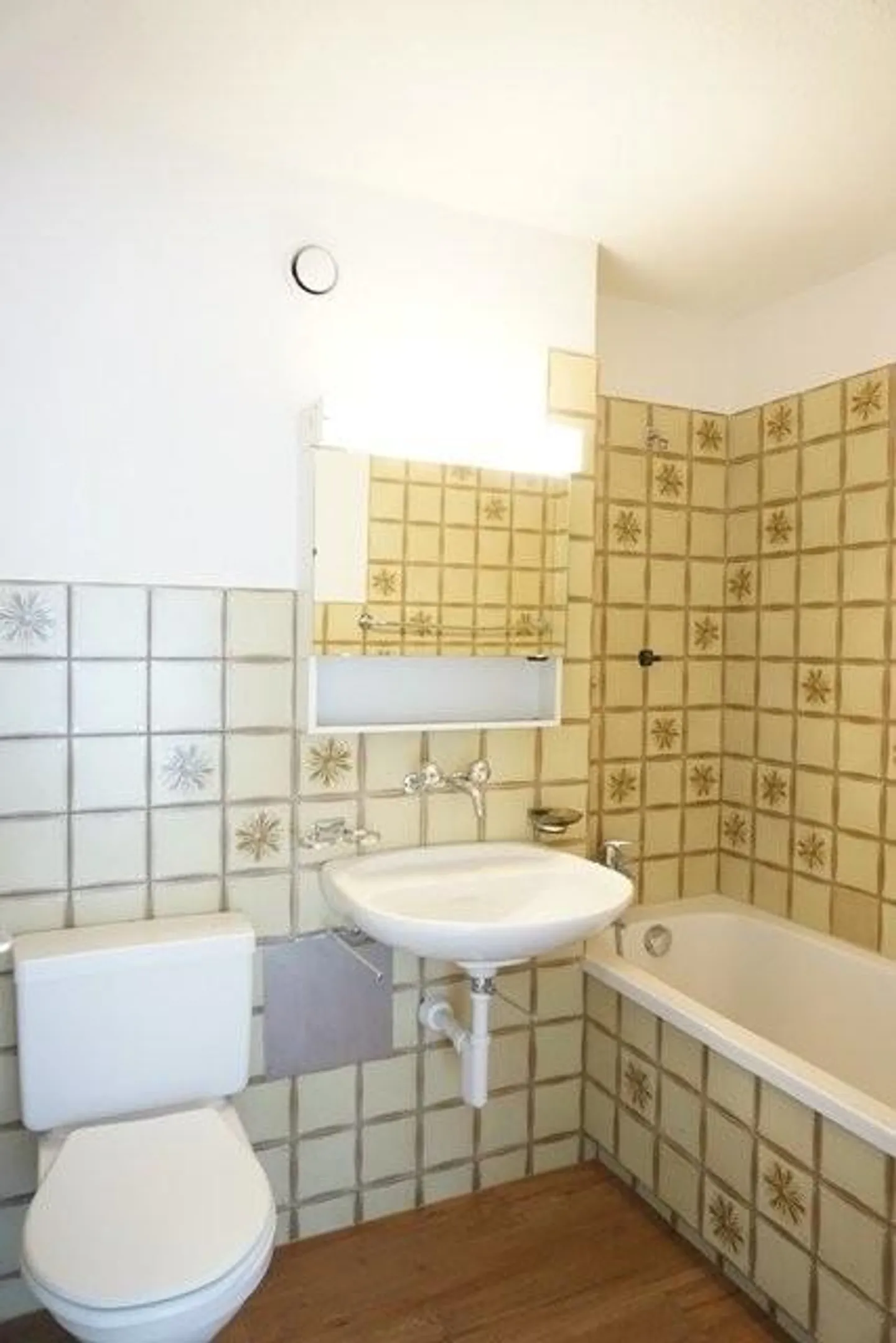 Apartment with seating area - Photo 5 of 6