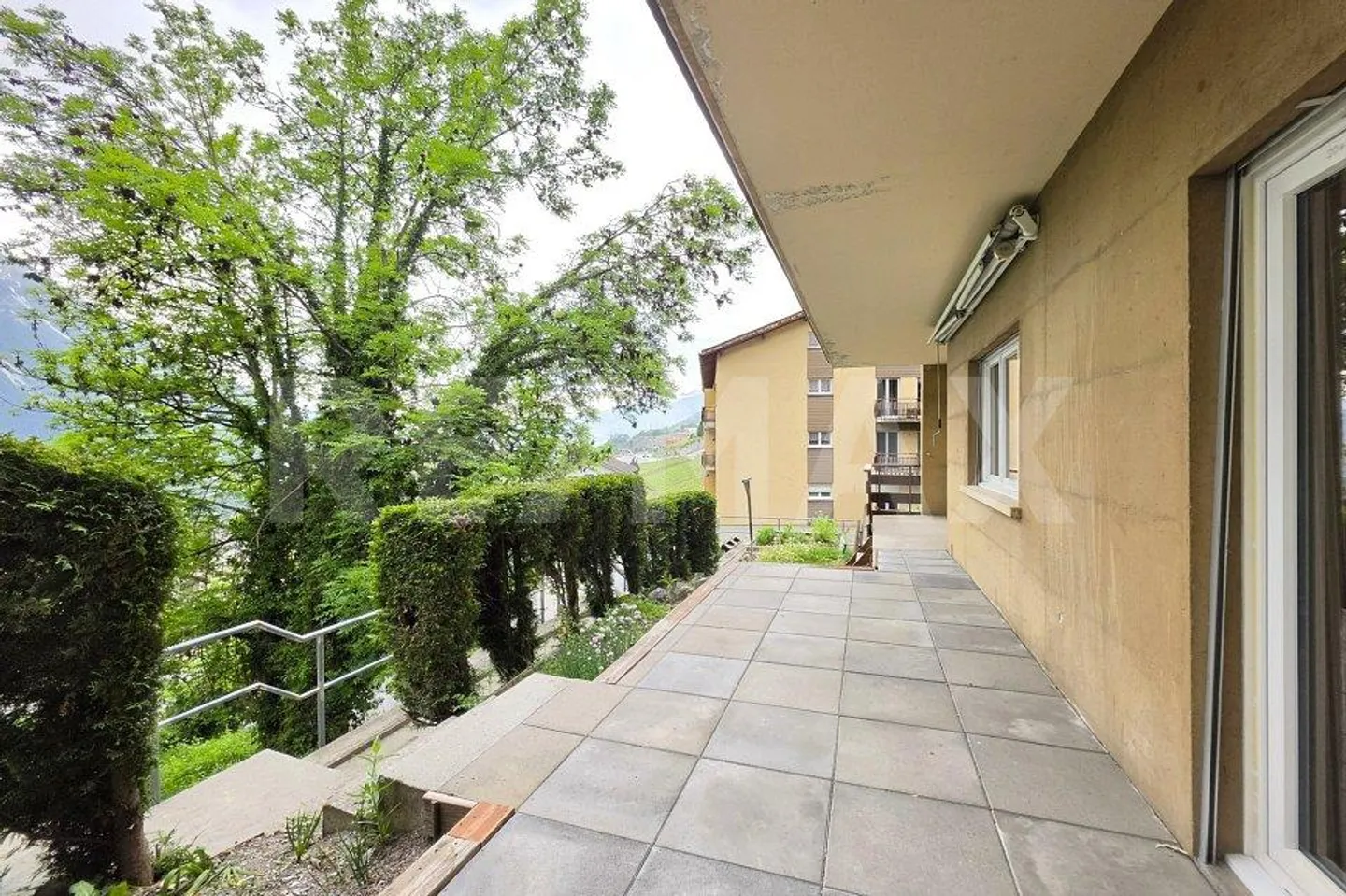 Cozy 2.5 Room Apartment with Private Terrace in Leuk-Stadt - Photo 11 of 12