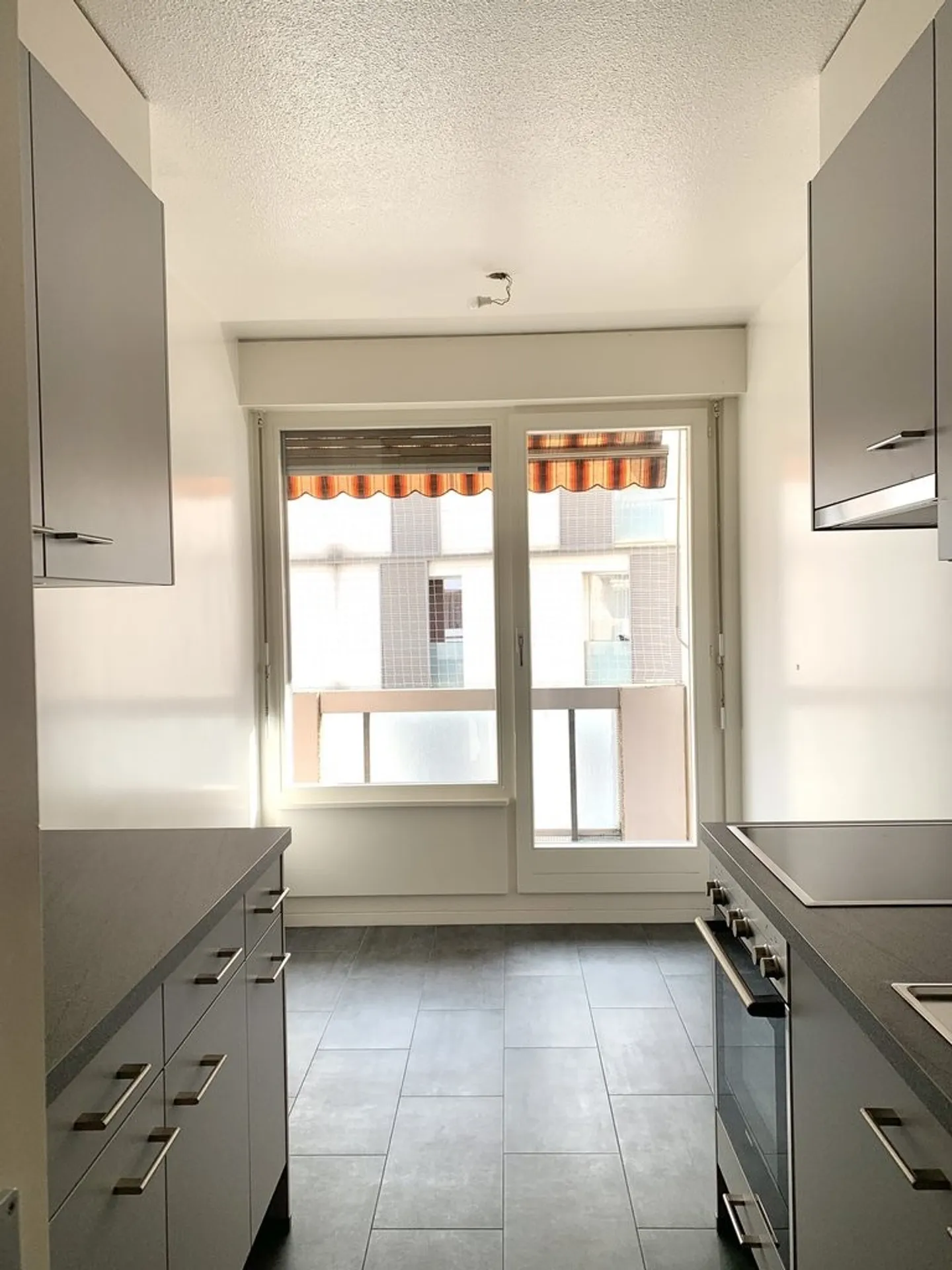 In der Nähe von Jonction: 4 Zimmer mit Balkon - Foto 3 von 12