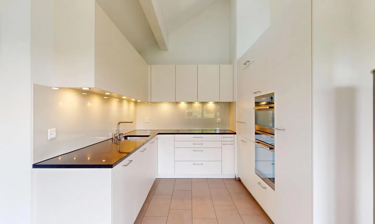 5.5 Room Maisonette Apartment with Covered Loggia - Photo 9 of 11