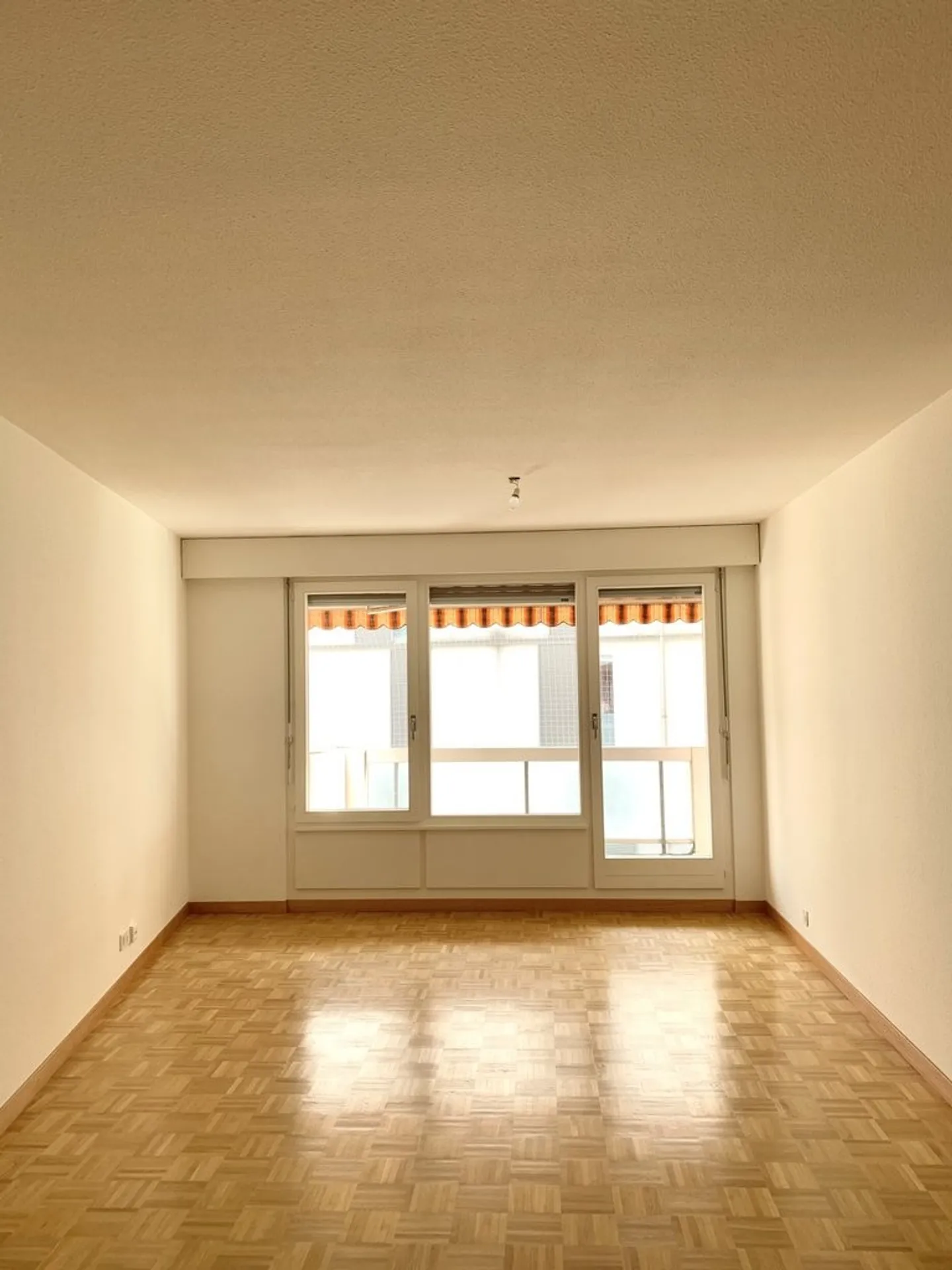 In der Nähe von Jonction: 4 Zimmer mit Balkon - Foto 7 von 12