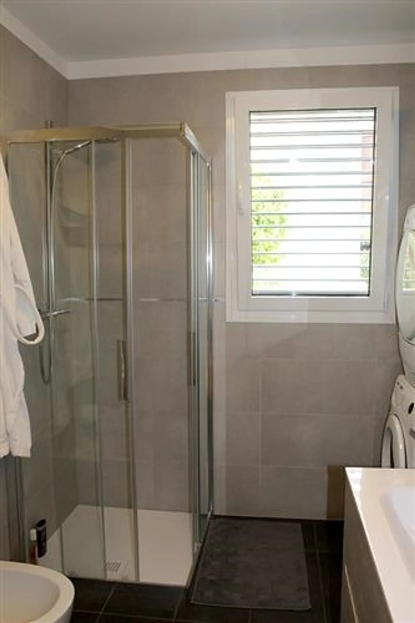 Appartamento ammobiliato in vendita - Foto 3 di 4