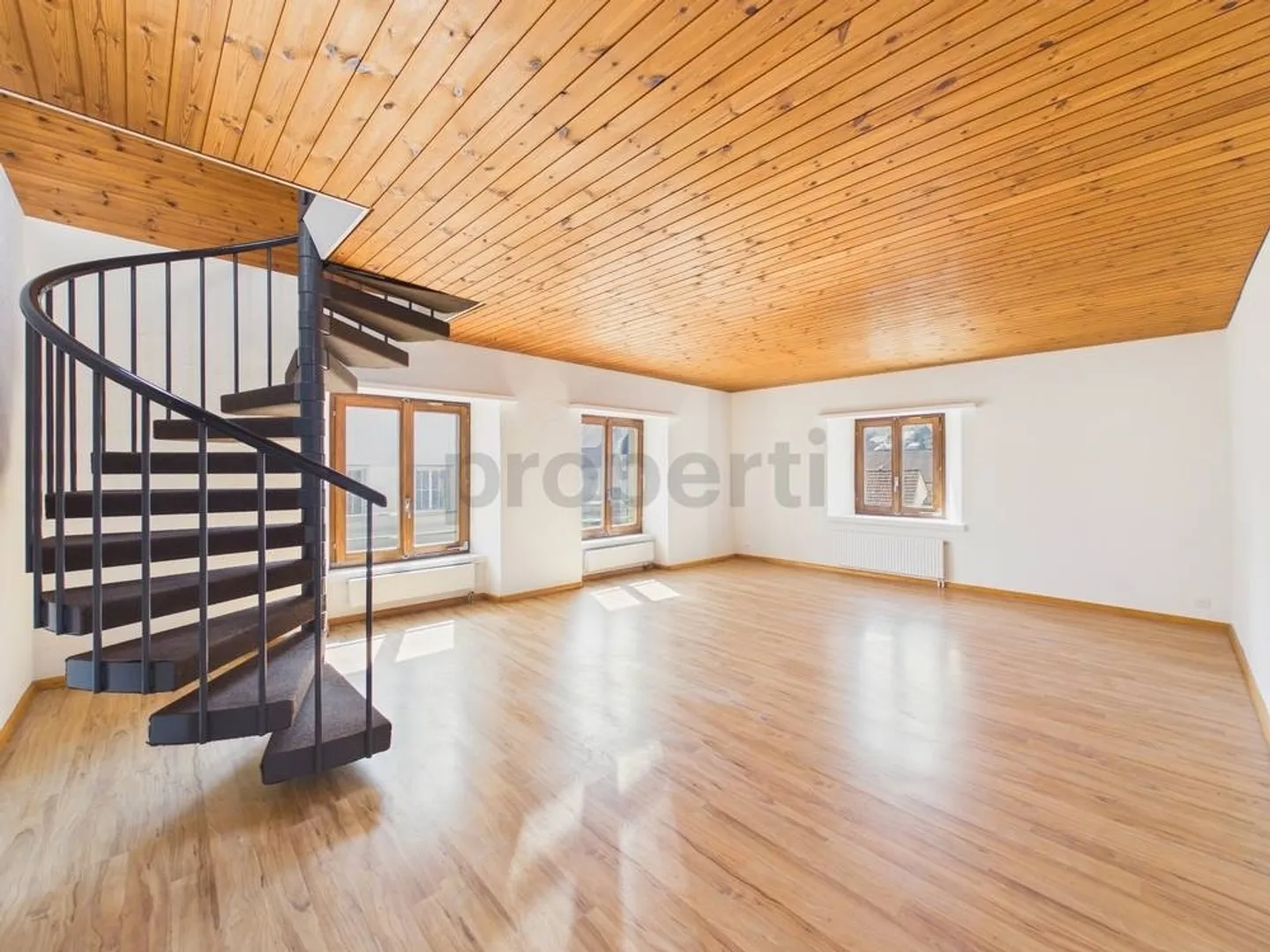 Mehrfamilienhaus mit Studio - Foto 2 von 10