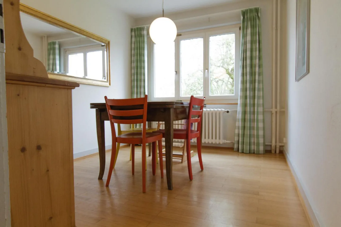4-room apartment, 3 min walk from the train station, high floor, sunny with garden - Photo 10 of 11