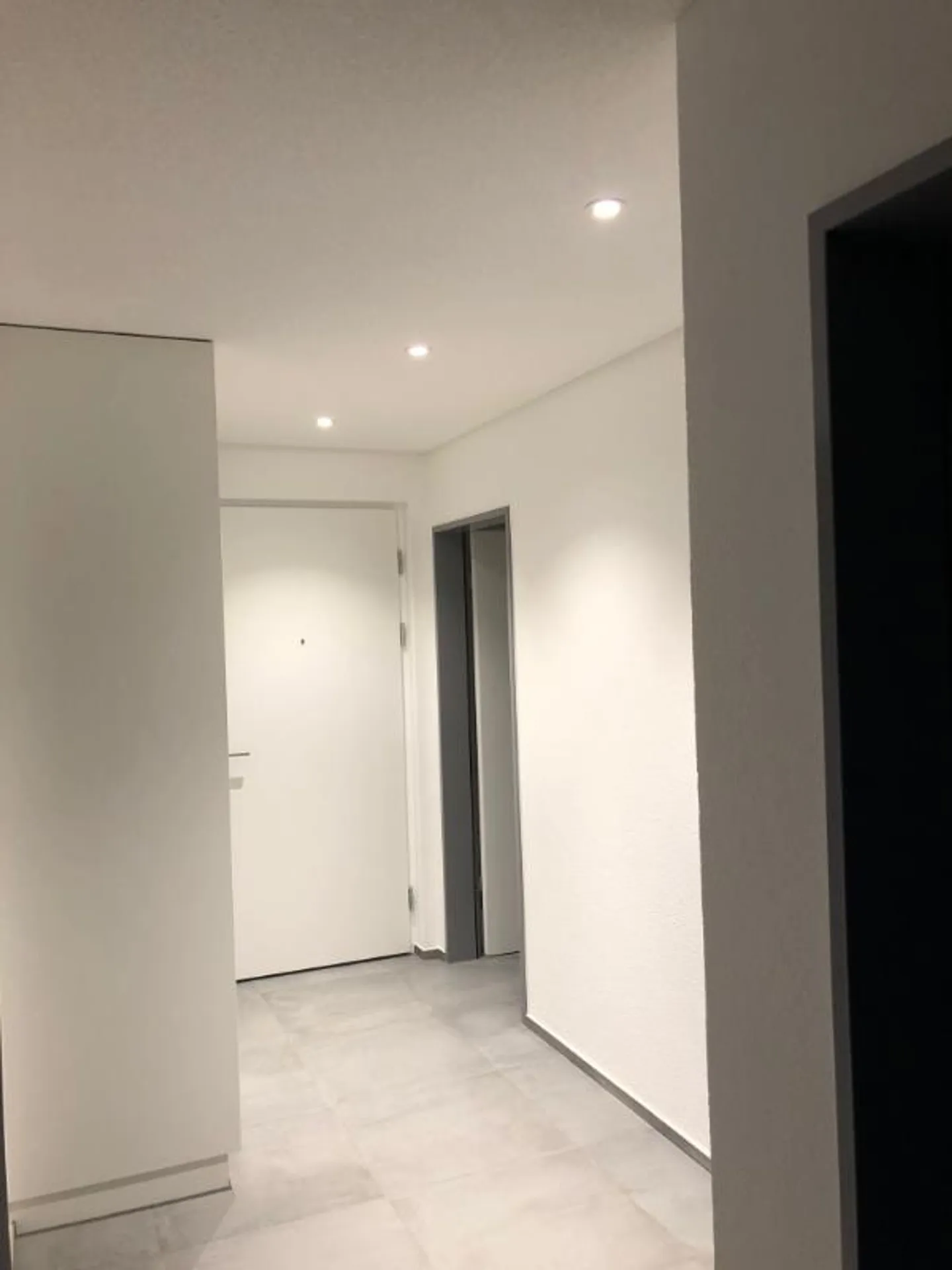 3.5 Room Apartment - Photo 2 of 5