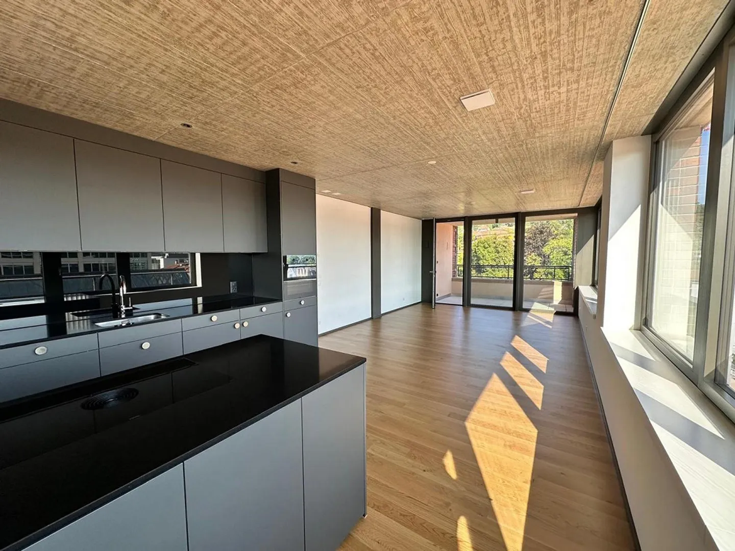 Moderne 2.5-Zimmerwohnung - Foto 2 von 7