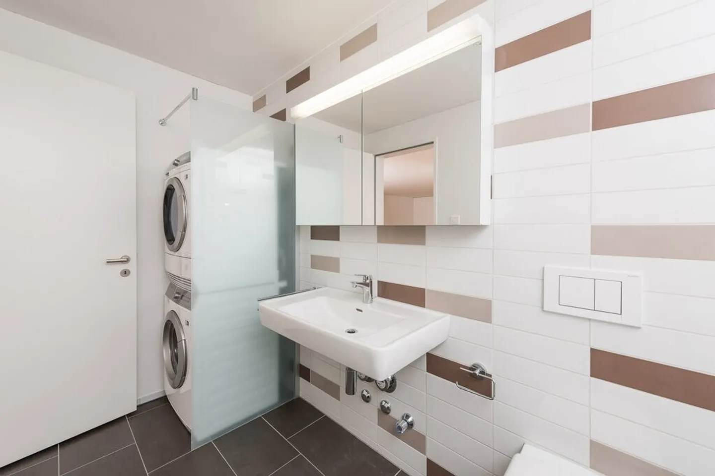 Appartement urbain avec design contemporain - Photo 5 sur 6