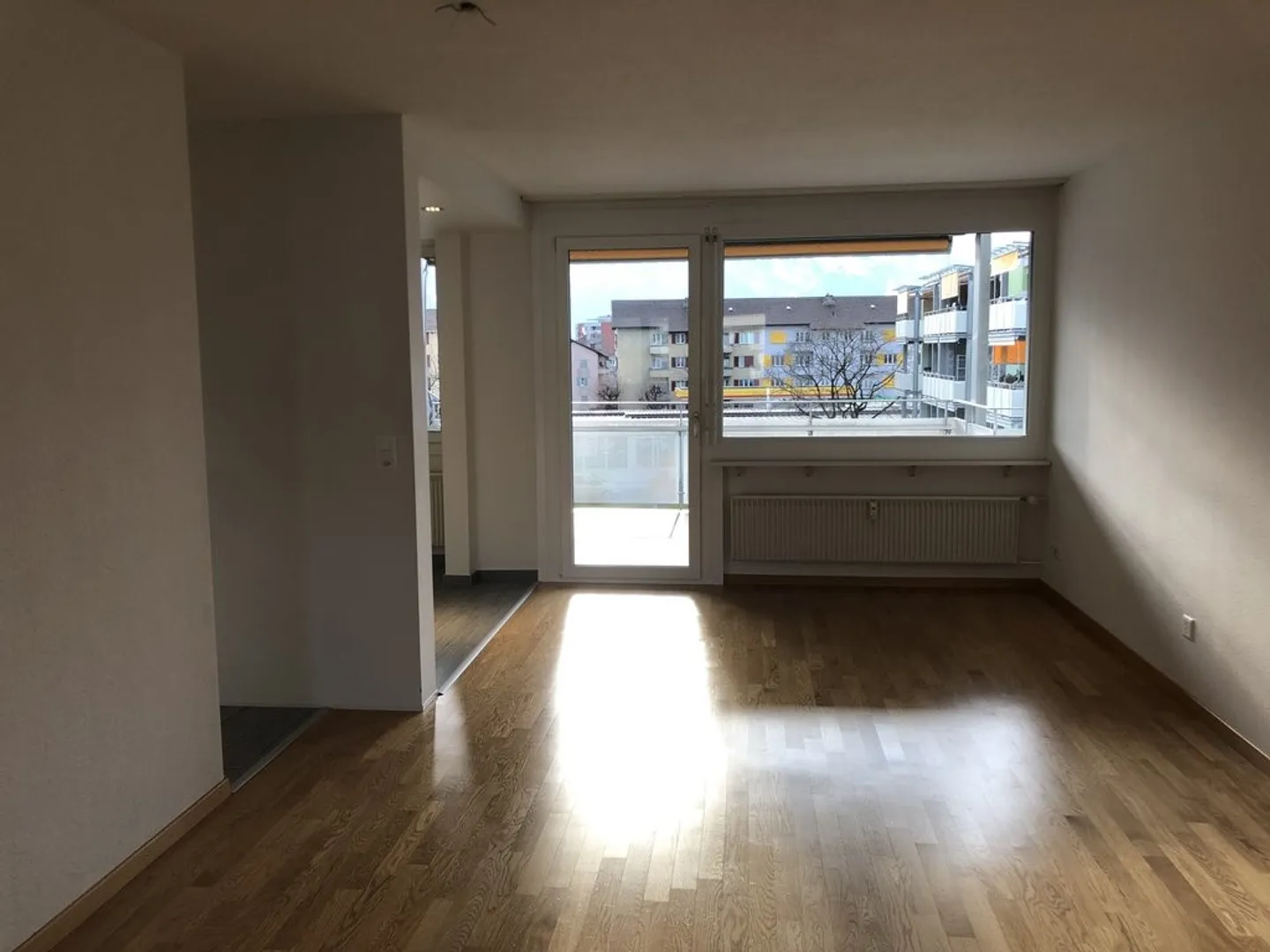 Appartamento moderno di 3,5 locali con balcone - Foto 4 di 9