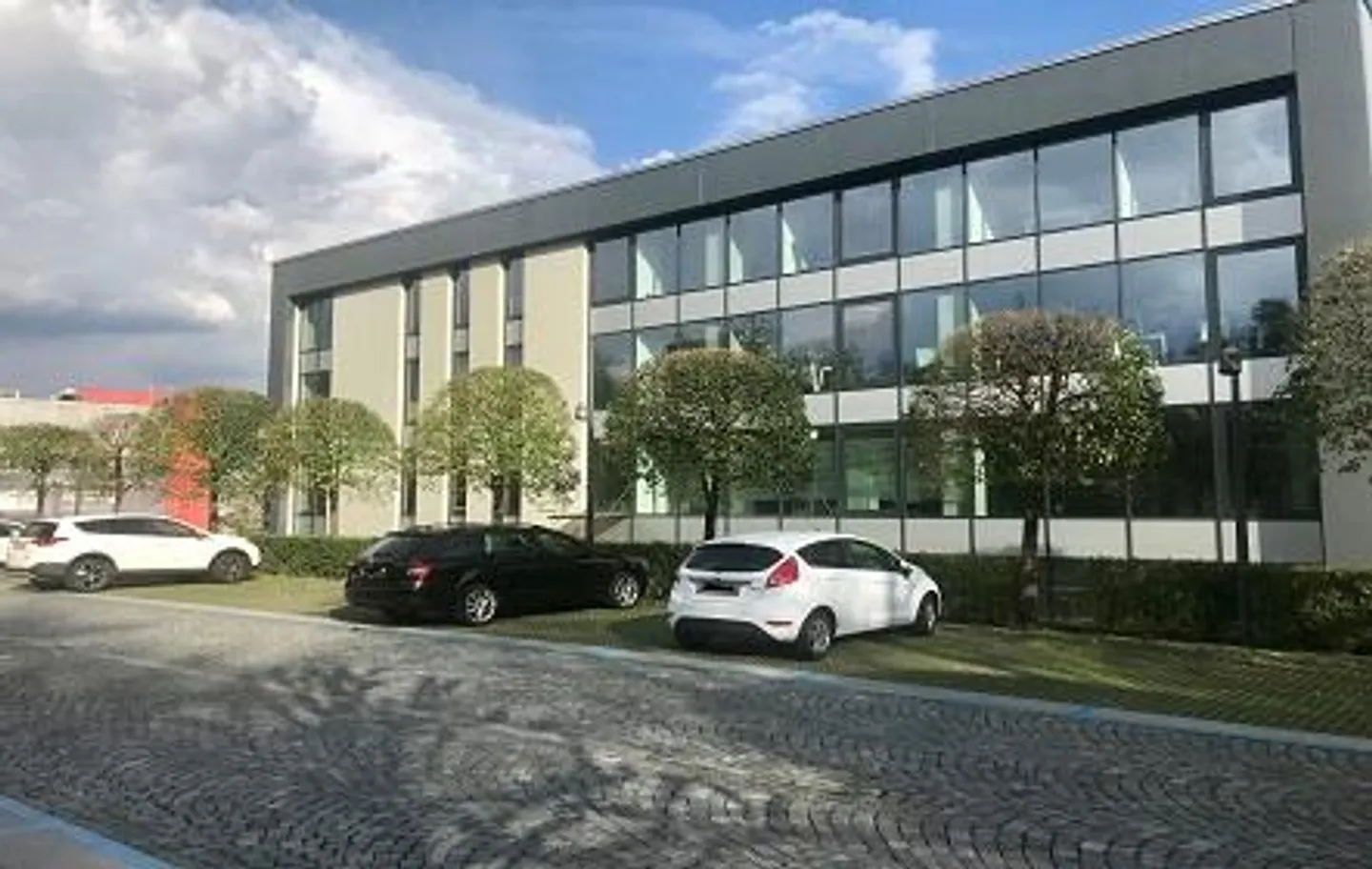 HELLER BÜRO MIT MEZZANIN UND EIGENEM EINGANG - STABIO - Foto 2 von 2