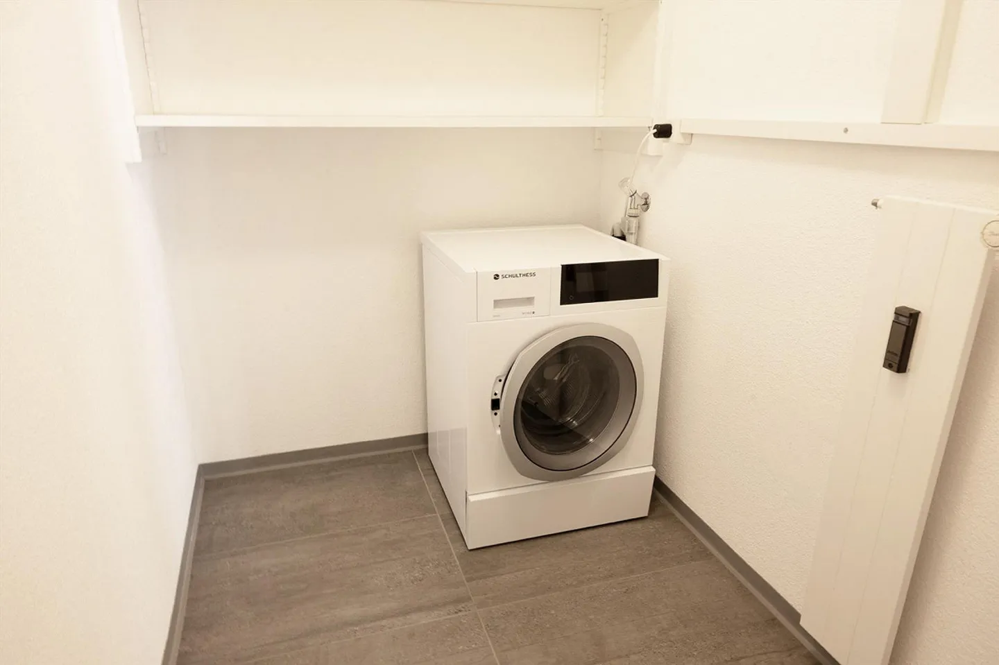 Appartement 4.5 pièces au 15ème étage avec vue panoramique sur les Churfirsten - Photo 12 sur 16