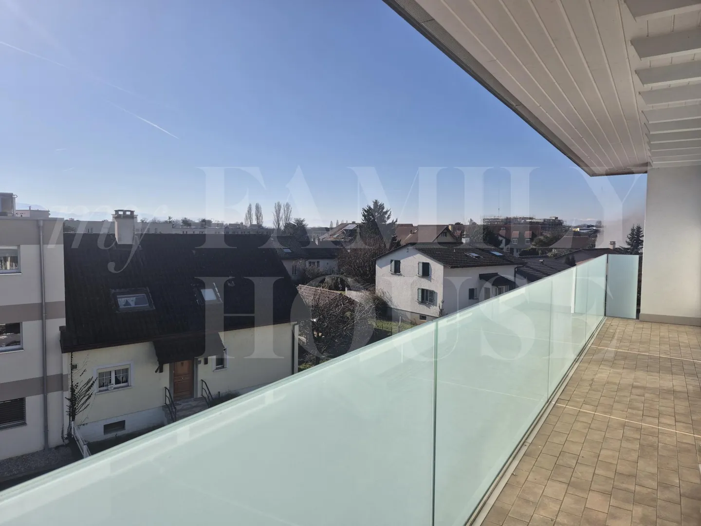 Charmante Wohnung mit Seeblick - Foto 2 von 2