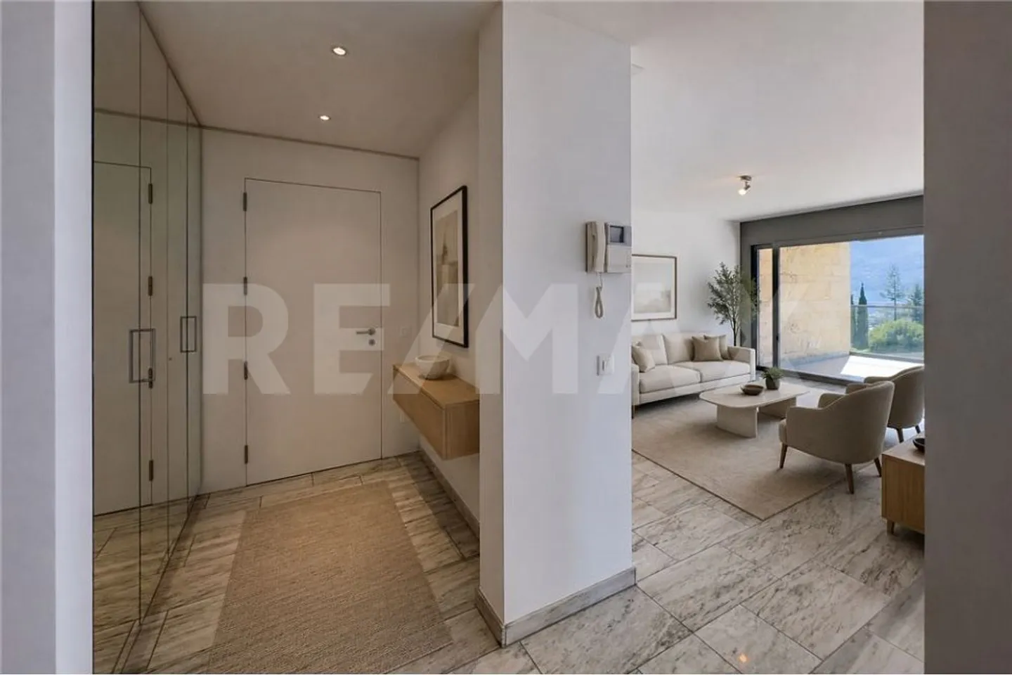 Appartamento Elegante con Vista Lago - Foto 4 di 4