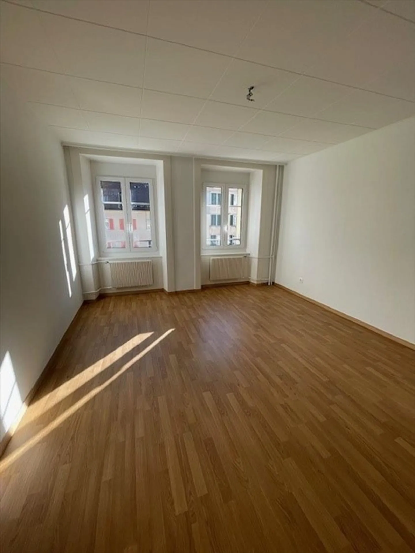 Bel appartement de 3 pièces à La Chaux-de-Fonds - Photo 2 sur 6