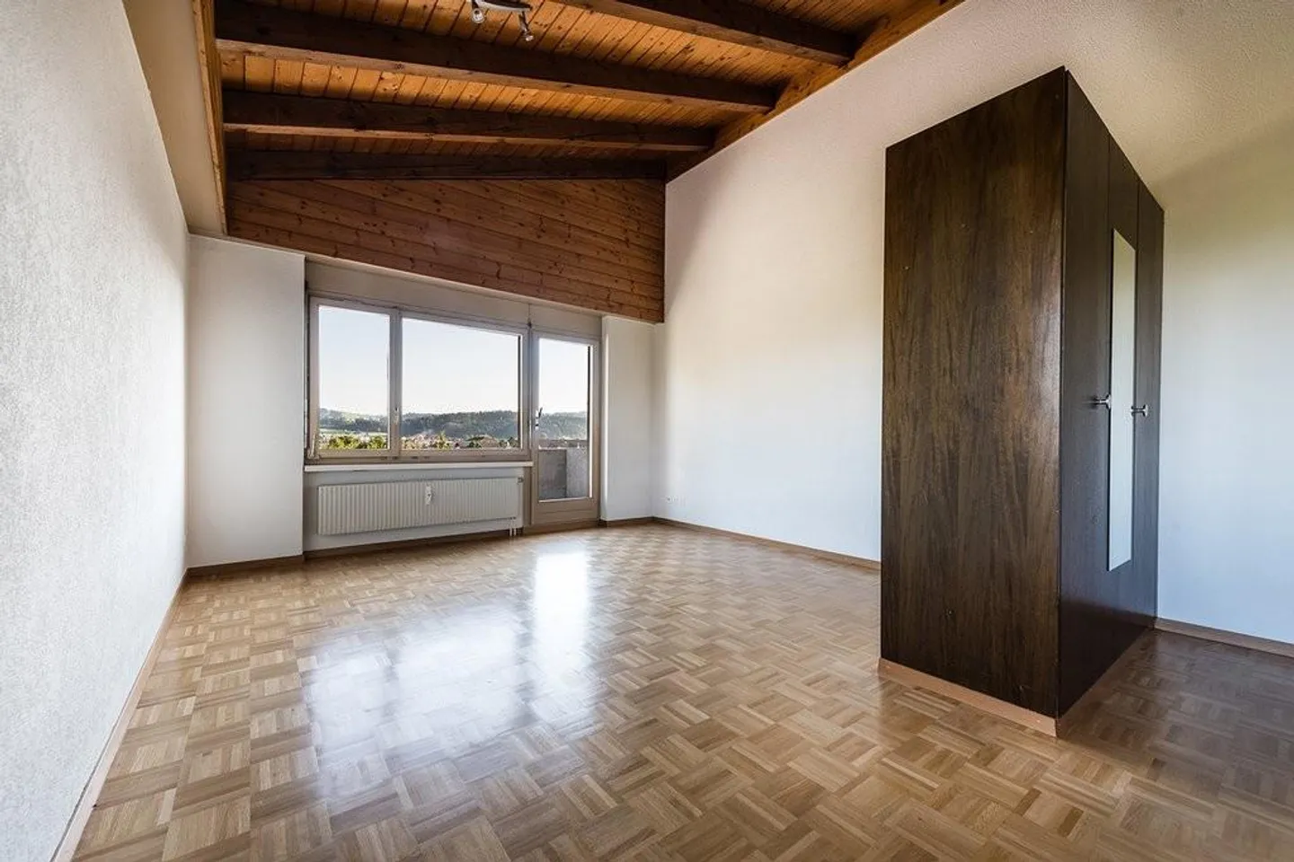 Sunny and quiet location - near motorway access A1 - Photo 4 of 5