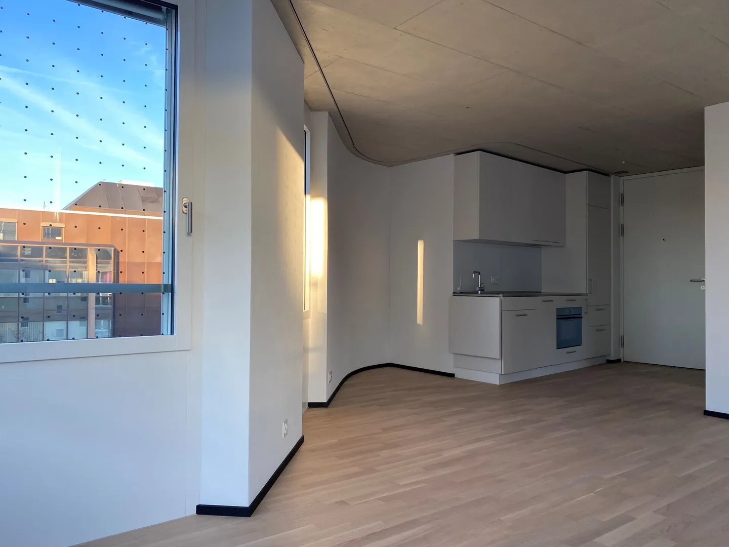 Modern Studio Apartment in Central Location - Photo 3 of 7