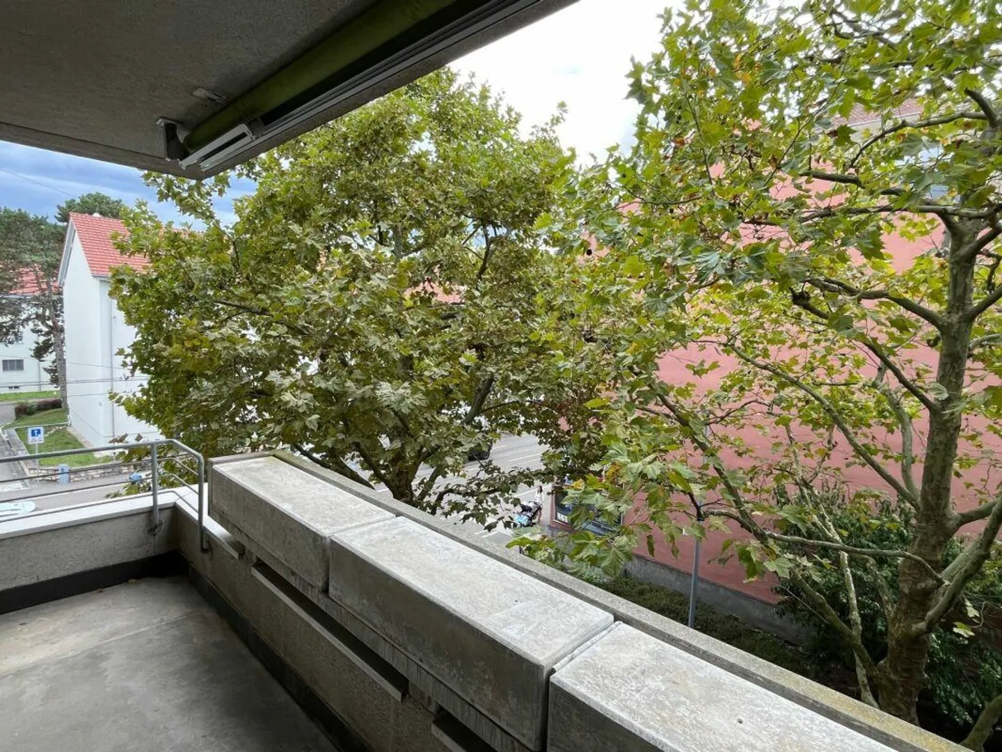 Appartamento singolo accogliente con grande balcone - Foto 1 di 5