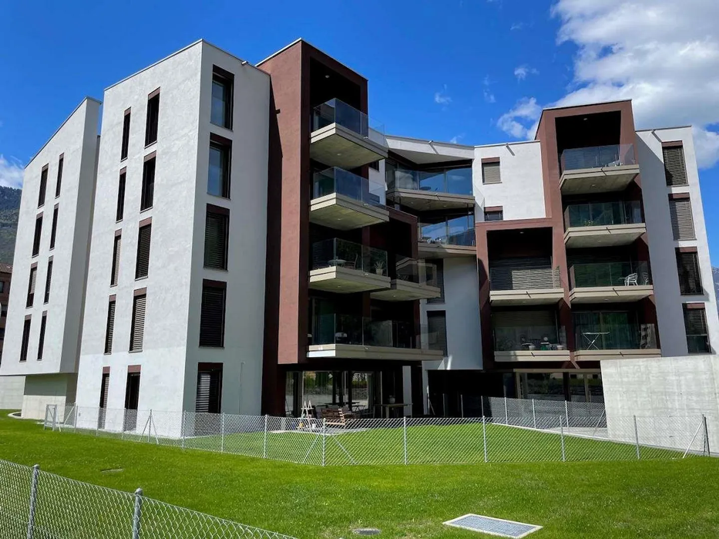 Appartement récent de 4.5 pièces avec jardin à Giubiasco - Photo 1 sur 13
