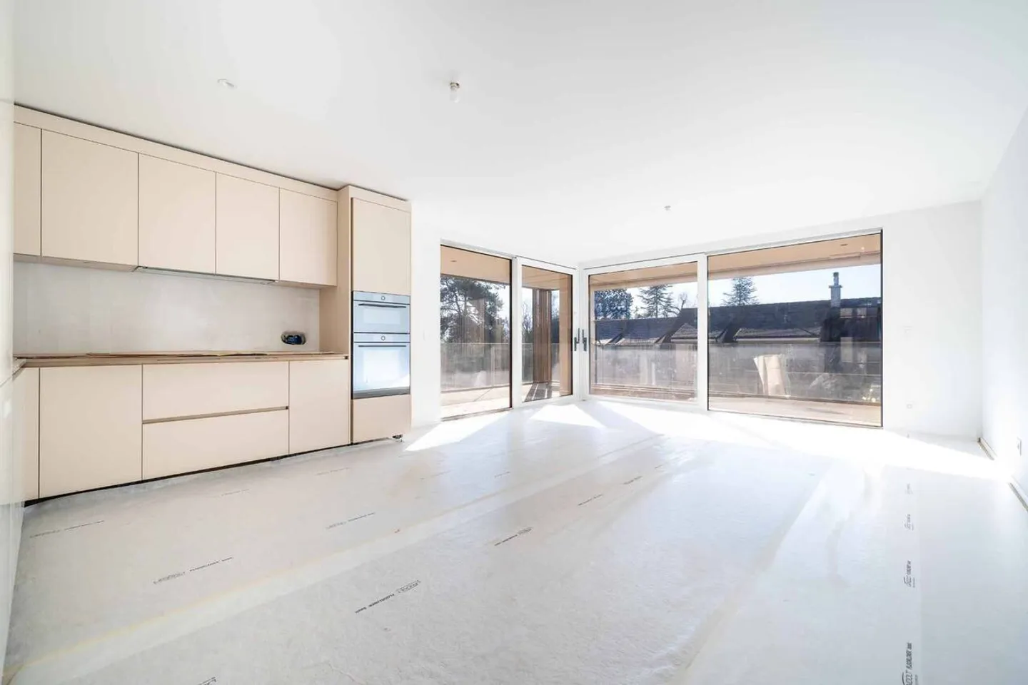 HERZSTOPPENDE  MAGNIFIK 3.5 ZIMMER NEU MIT GARTEN - Foto 2 von 6